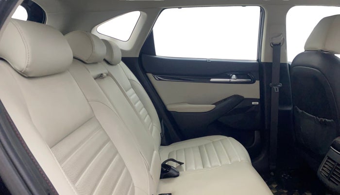 2019 KIA SELTOS GTX PLUS AT 1.5 DIESEL, Diesel, Automatic, 84,476 km, Right Side Rear Door Cabin