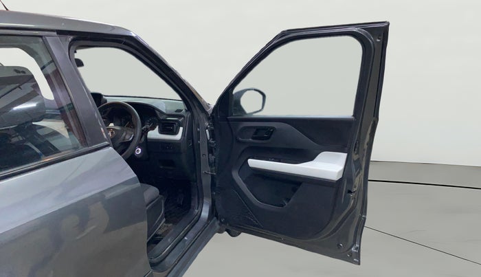 2022 Tata PUNCH PURE MT, Petrol, Manual, 22,591 km, RHS Front Door