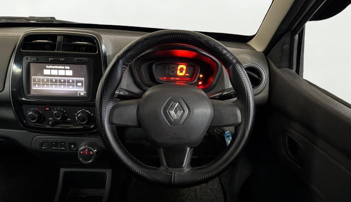 2017 Renault Kwid RXT 1.0 AMT (O), Petrol, Automatic, 1,00,783 km, Steering Wheel Close Up
