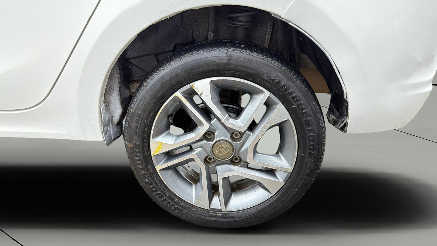 2022 Tata TIGOR XZA PLUS PETROL, Petrol, Automatic, 31,815 km, Left Rear Wheel