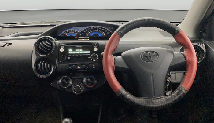 2014 Toyota Etios CROSS 1.2 G, Petrol, Manual, 49,998 km, Steering Wheel Close Up