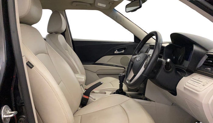 2020 Mahindra XUV300 W8 (O) 1.2 PETROL, Petrol, Manual, 83,644 km, Right Side Front Door Cabin