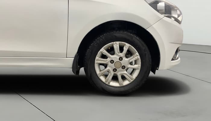 2017 Tata Tiago XZA PETROL, Petrol, Automatic, 79,891 km, Right Front Wheel