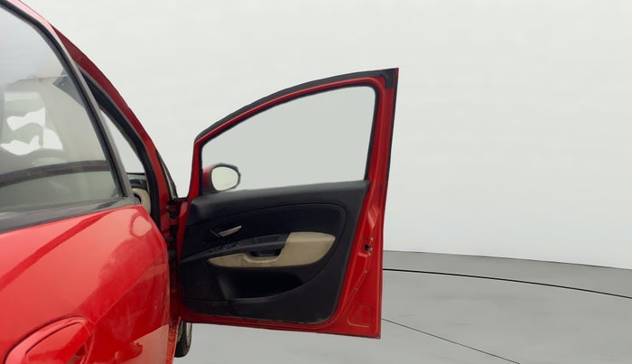 2015 Fiat Punto EVO DYNAMIC 1.2, Petrol, Manual, 1,00,877 km, RHS Front Door