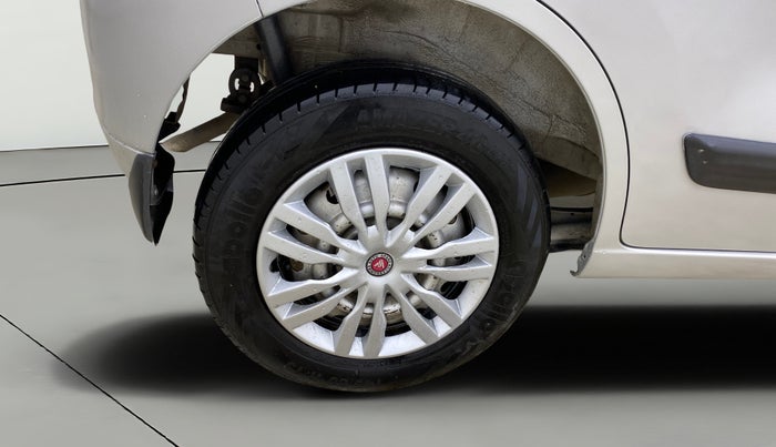 2017 Maruti Wagon R 1.0 LXI CNG, CNG, Manual, 86,321 km, Right Rear Wheel