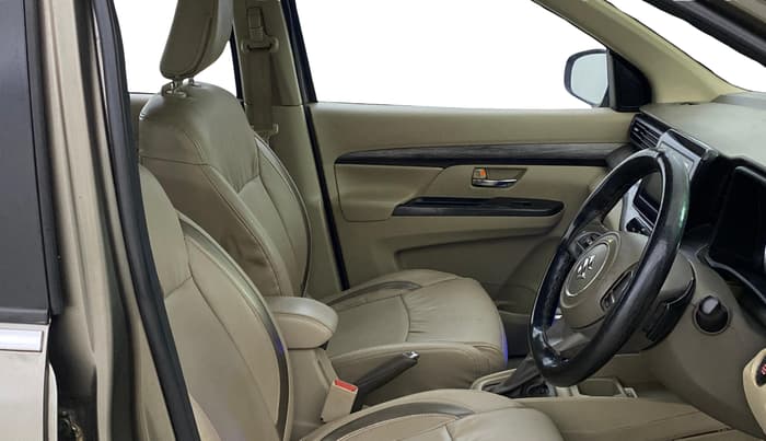 2022 Maruti Ertiga ZXI AT SHVS, Petrol, Automatic, 1,18,292 km, Right Side Front Door Cabin