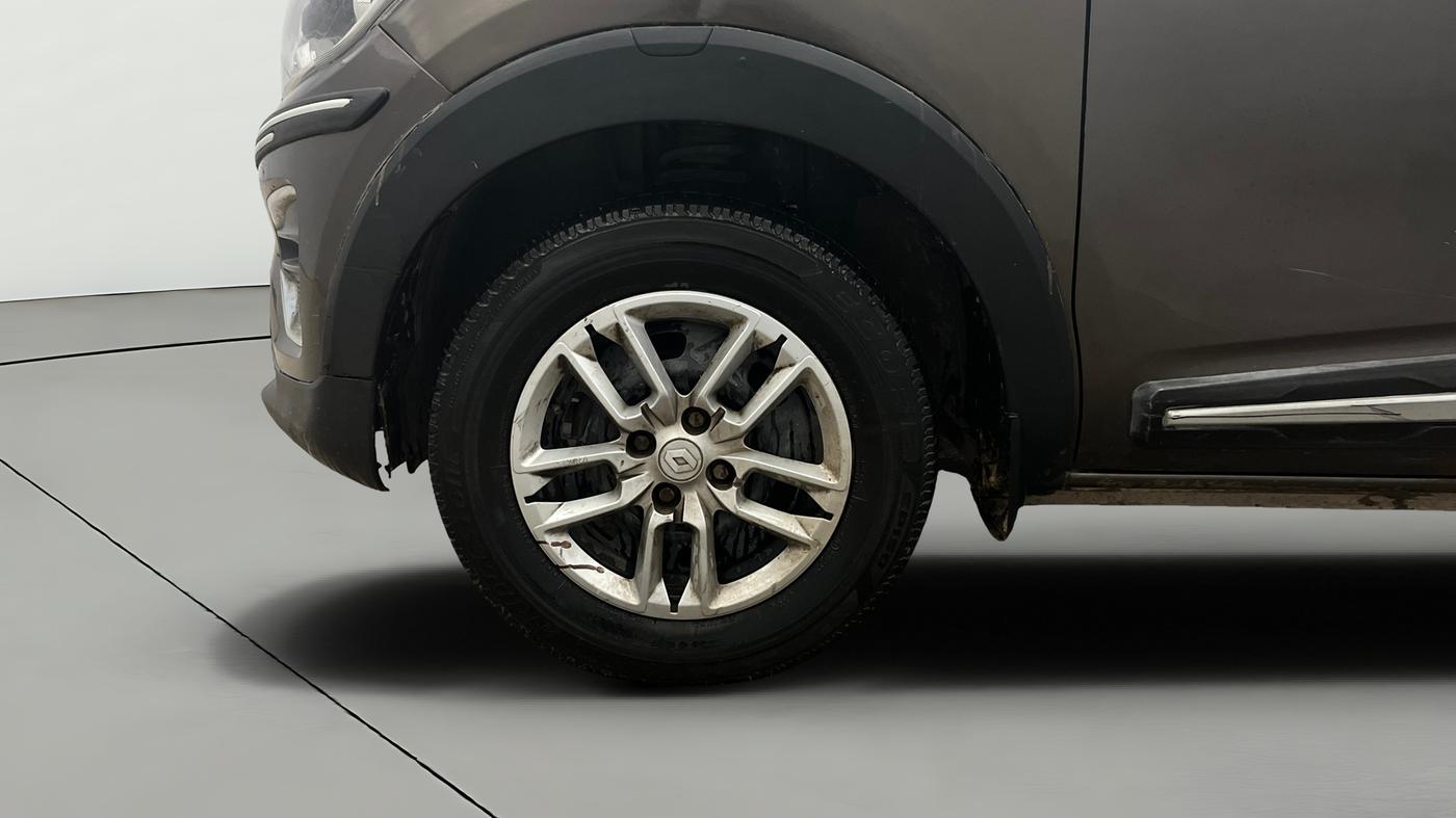 2022 Renault TRIBER RXT, Petrol, Manual, 47,166 km, Left Front Wheel