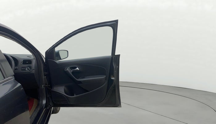 2015 Volkswagen Polo COMFORTLINE 1.2L, Petrol, Manual, 73,819 km, RHS Front Door