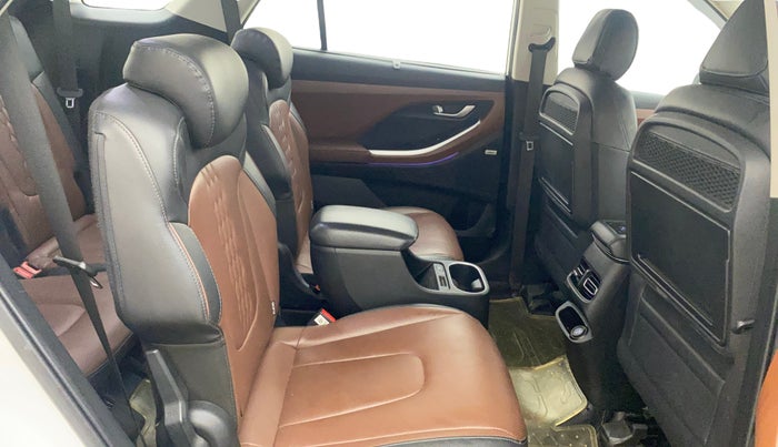 2021 Hyundai ALCAZAR PLATINUM (O) 6STR 2.0 AT, Petrol, Automatic, 1,07,659 km, Right Side Rear Door Cabin