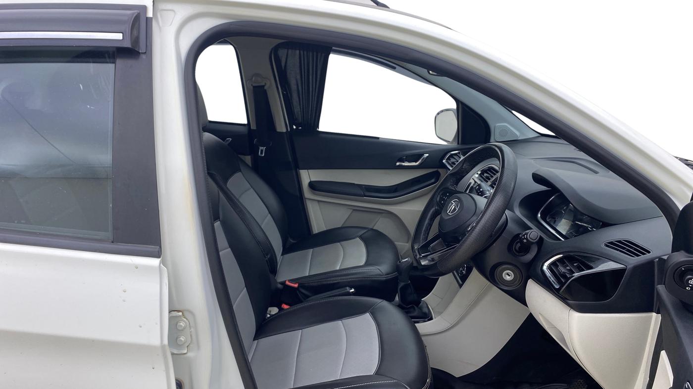 2023 Tata Tiago XZ PLUS CNG, CNG, Manual, 17,118 km, Right Side Front Door Cabin