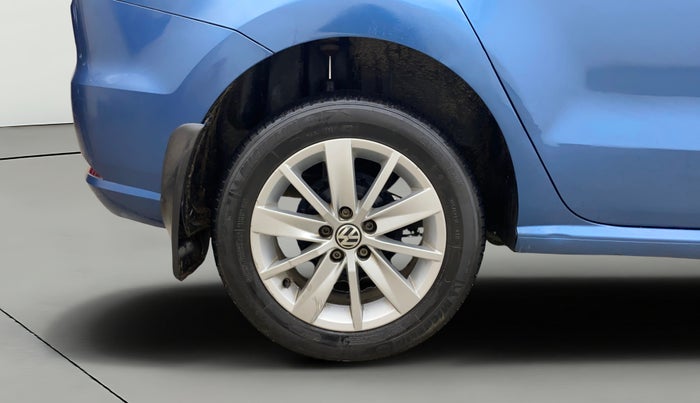 2016 Volkswagen Ameo HIGHLINE DSG 1.5 DIESEL , Diesel, Automatic, 1,01,403 km, Right Rear Wheel