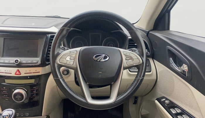 2019 Mahindra XUV300 W8 (O) 1.5 DIESEL, Diesel, Manual, 46,536 km, Steering Wheel Close Up