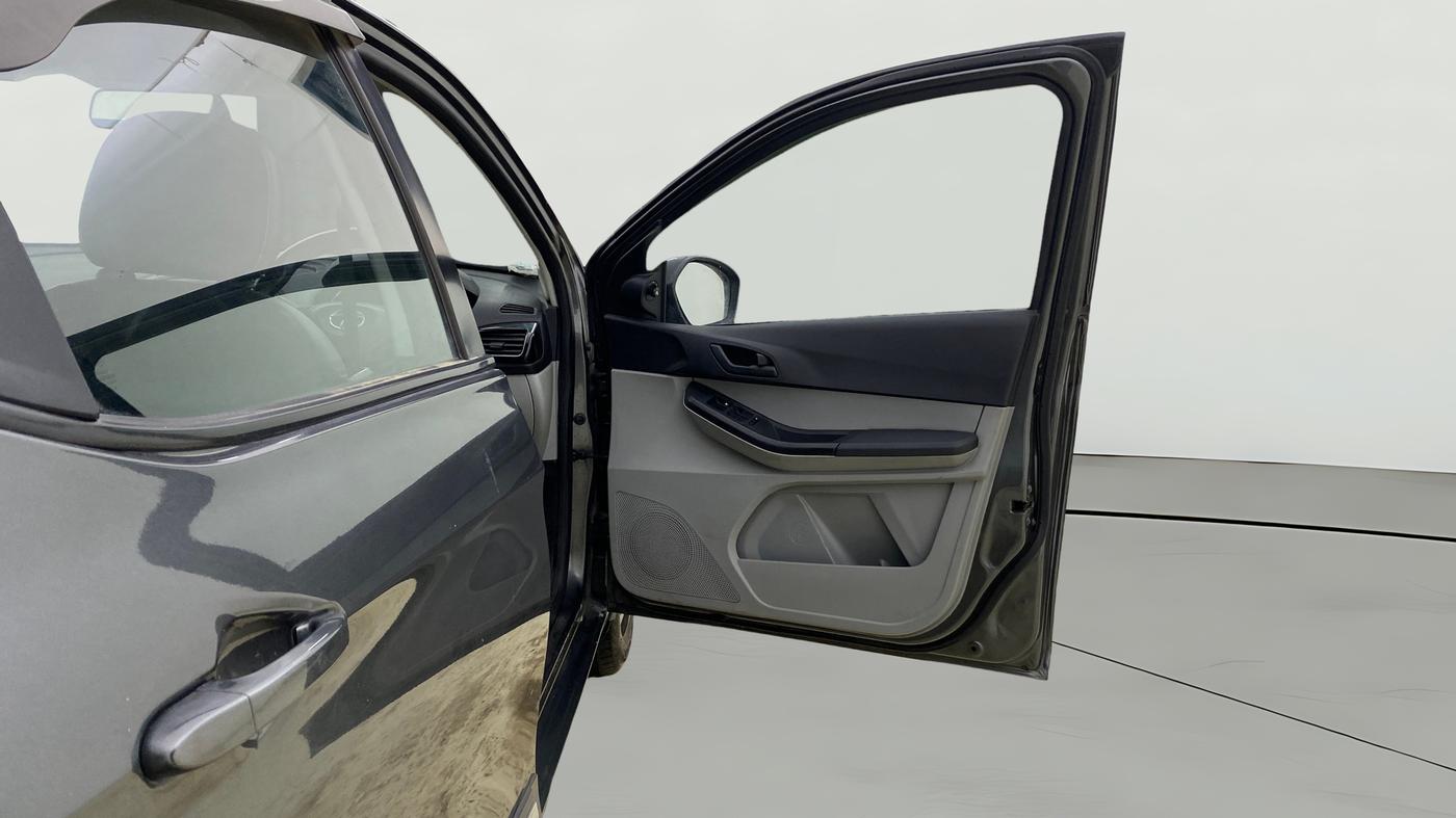 2022 Tata Tiago XT CNG, CNG, Manual, 86,963 km, RHS Front Door