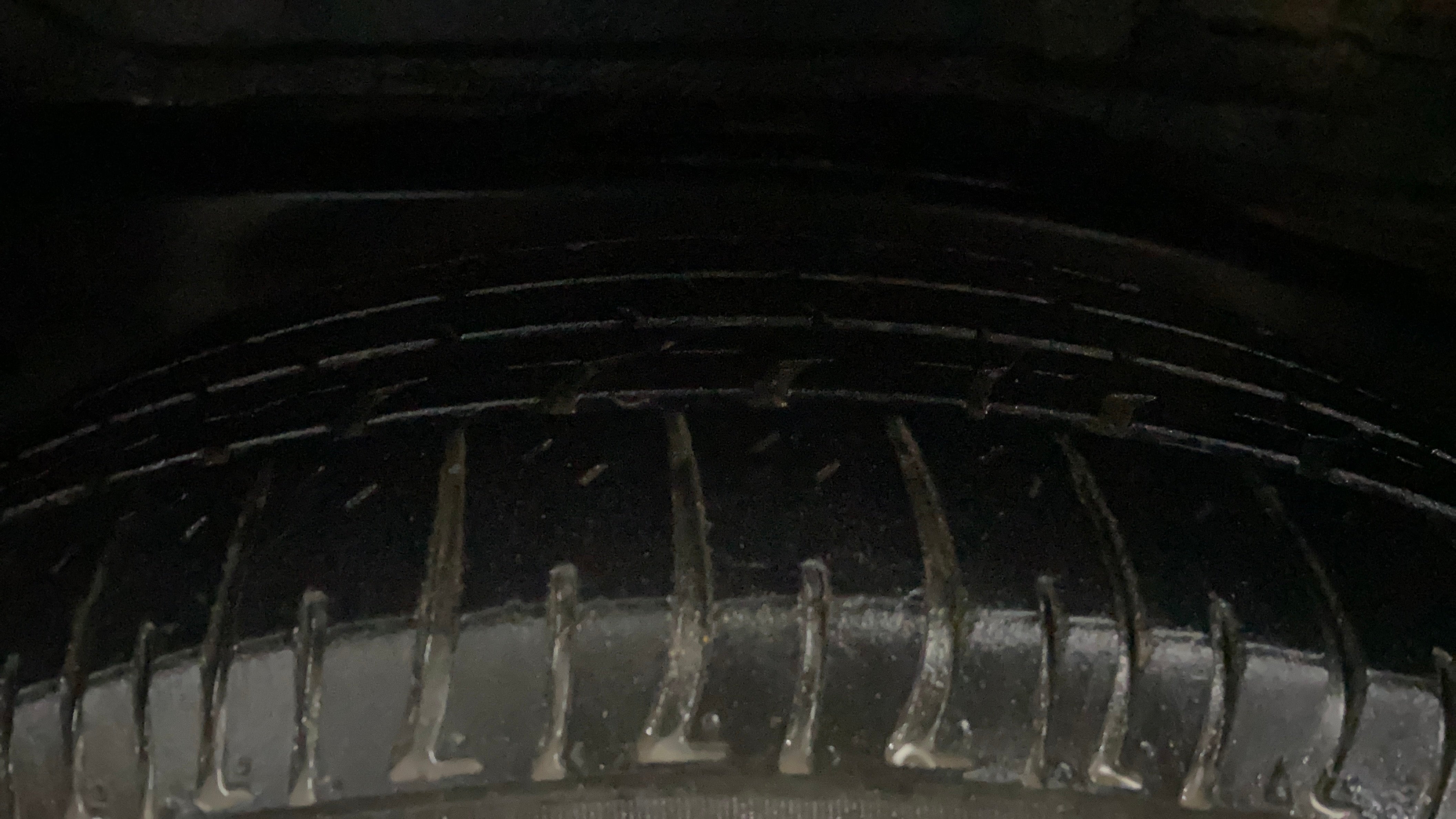 camera-Left-Rear-Tyre-Tread