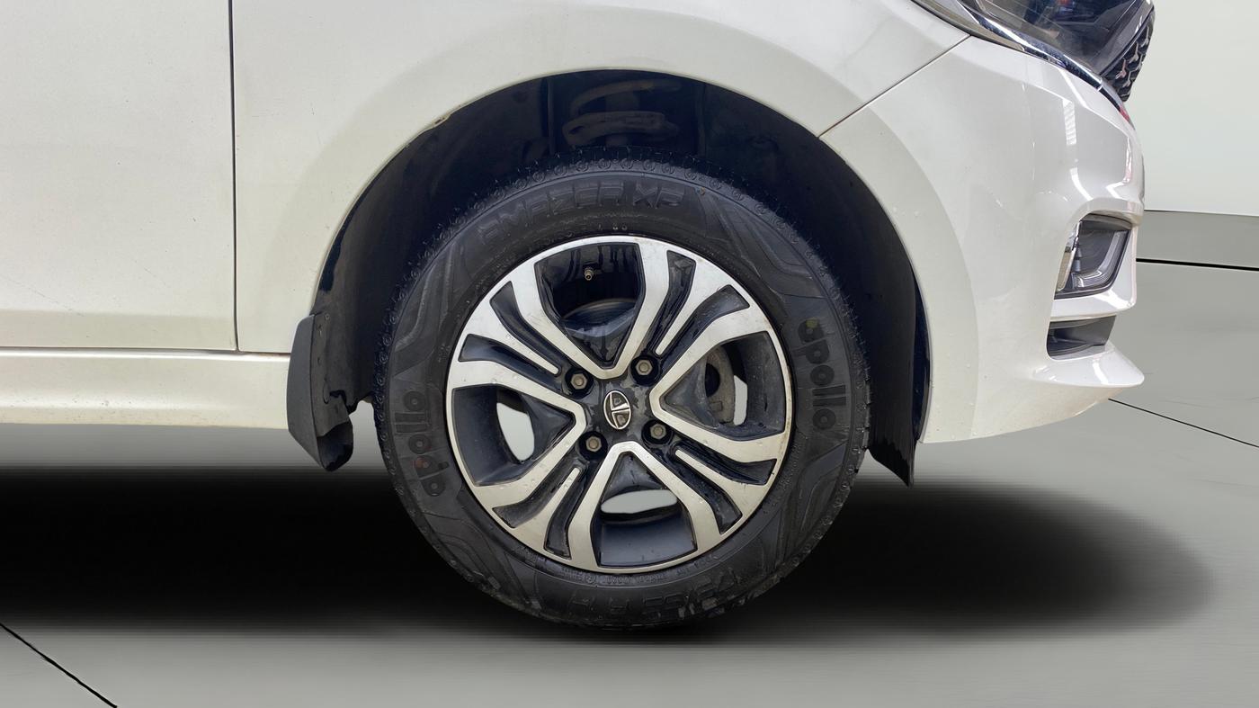 2023 Tata Tiago XZ PLUS CNG, CNG, Manual, 17,118 km, Right Front Wheel