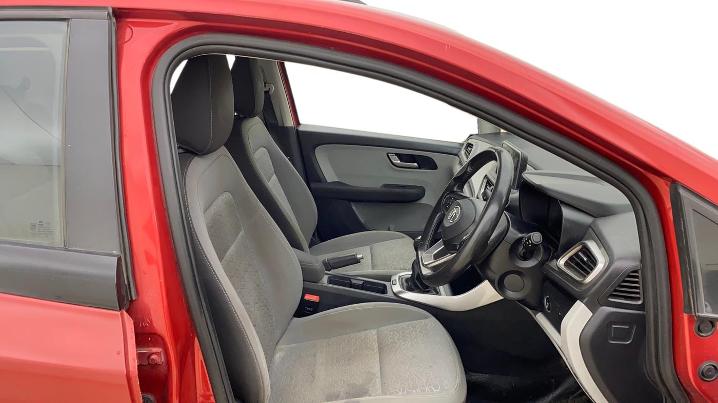 2020 Tata ALTROZ XZ PETROL, Petrol, Manual, 48,191 km, Right Side Front Door Cabin