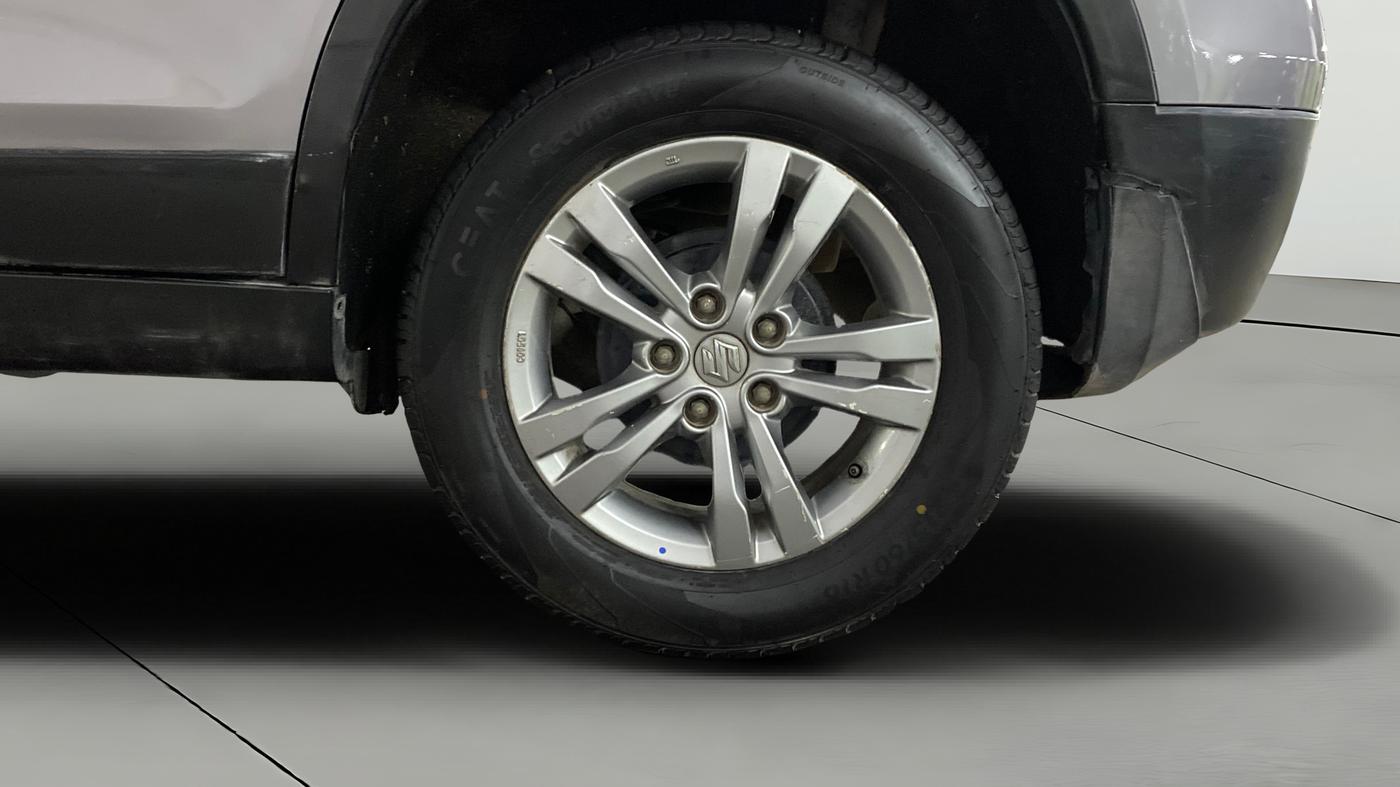2017 Maruti Vitara Brezza ZDI, Diesel, Manual, 58,534 km, Left Rear Wheel