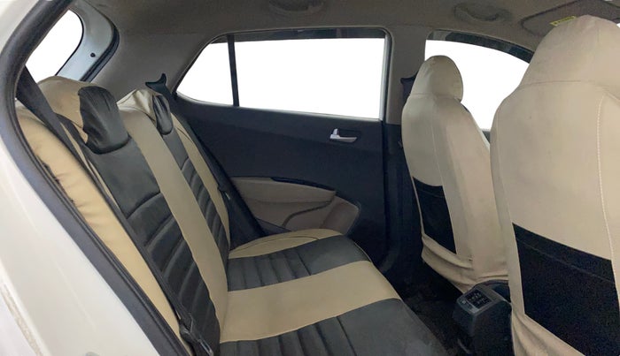 2017 Hyundai Grand i10 SPORTZ (O) 1.2 KAPPA VTVT, Petrol, Manual, 47,654 km, Right Side Rear Door Cabin