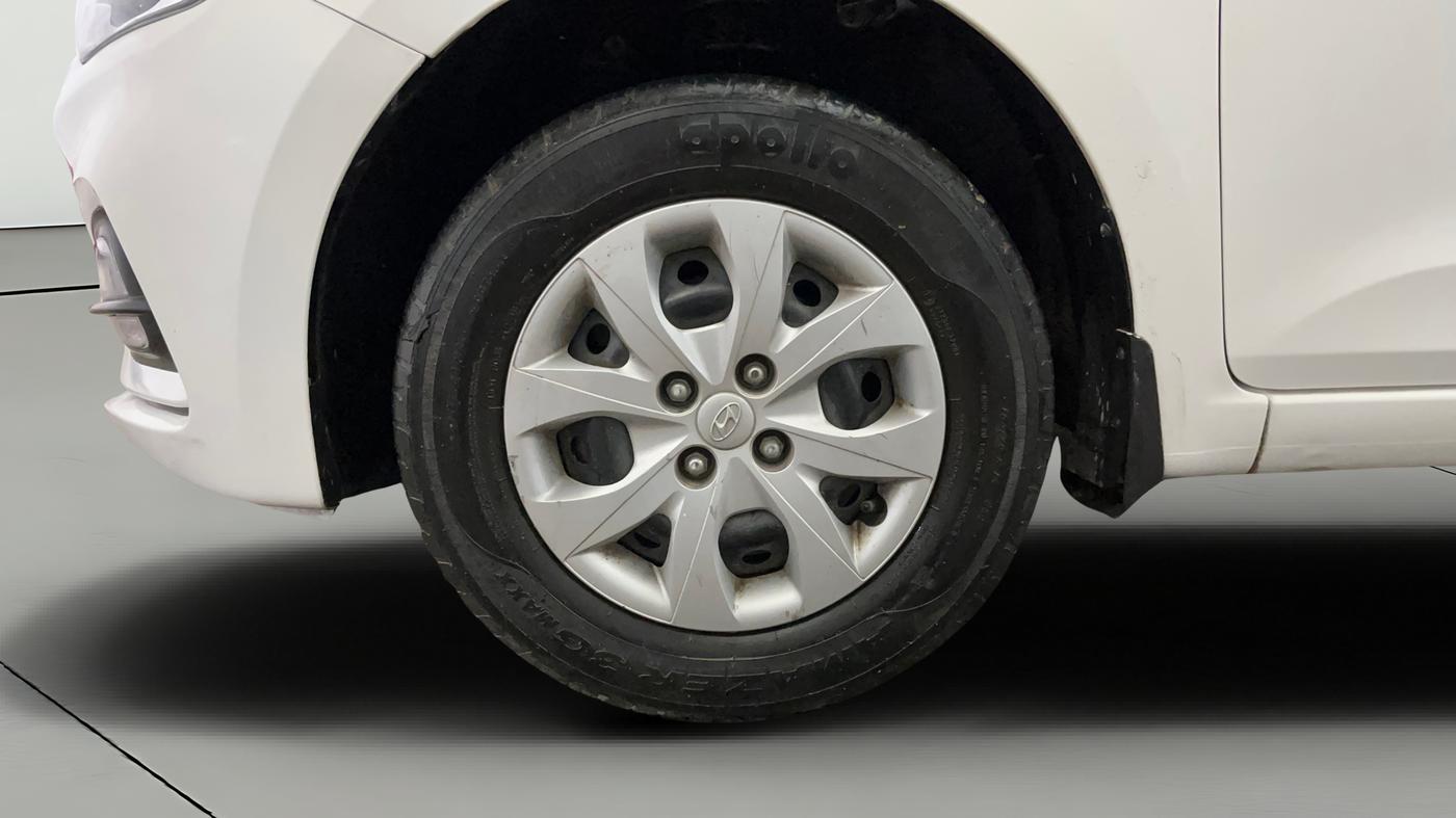 2019 Hyundai Elite i20 MAGNA EXECUTIVE 1.2, Petrol, Manual, 36,435 km, Left Front Wheel