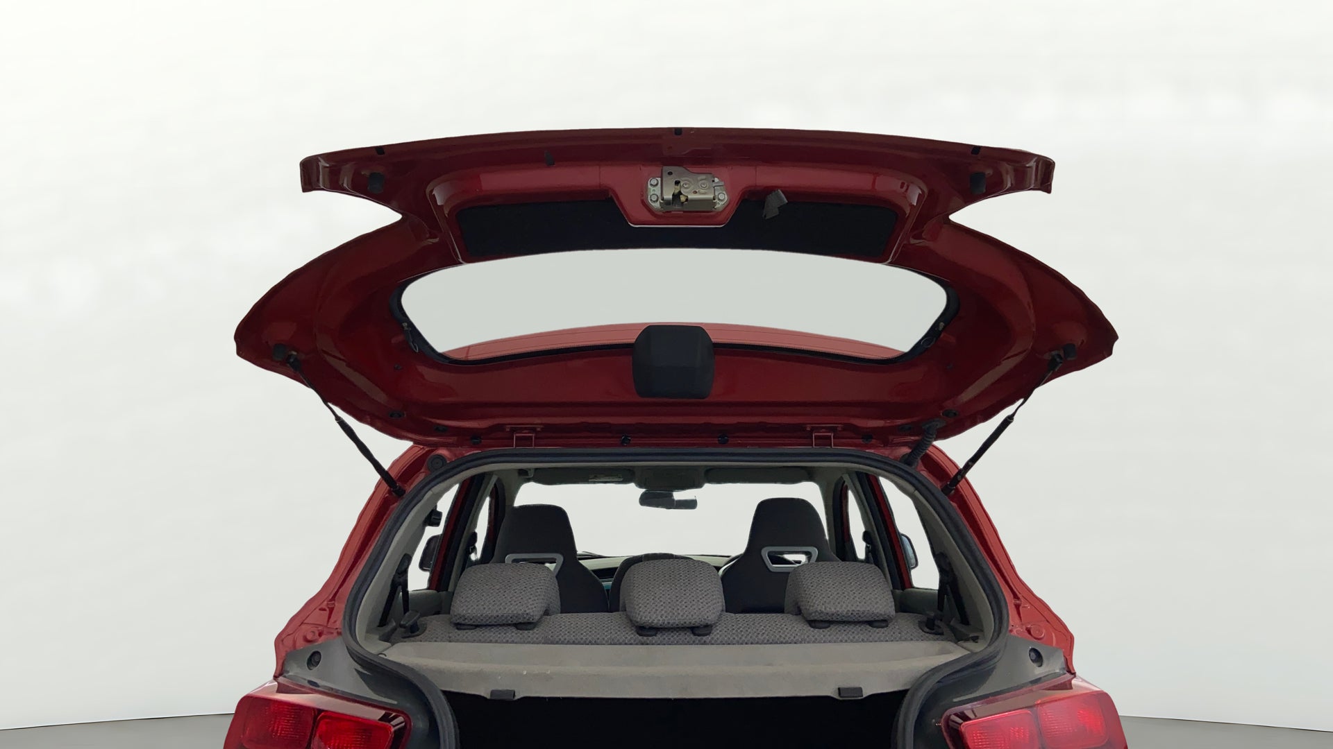 camera-Boot-Door-Open