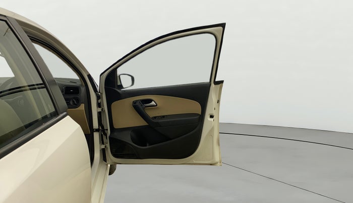 2017 Volkswagen Ameo COMFORTLINE 1.5 AT, Diesel, Automatic, 1,07,411 km, RHS Front Door