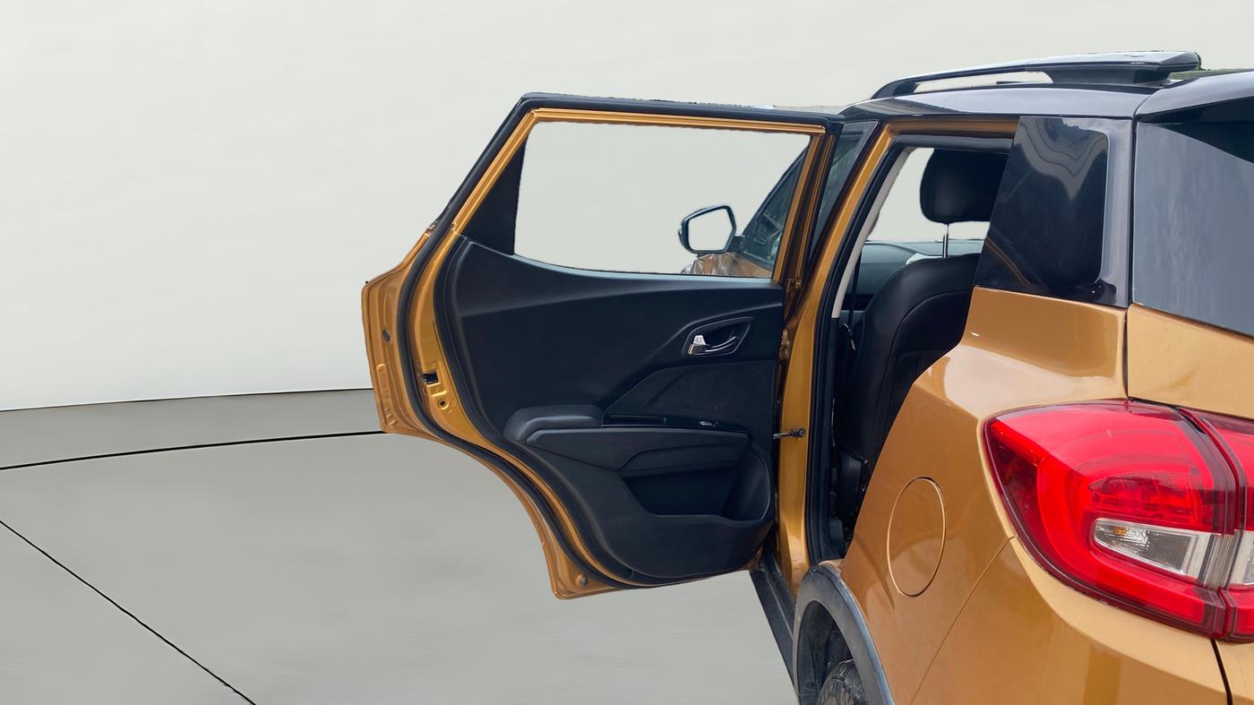 2022 Mahindra XUV300 W8(O) 1.2 PETROL DUAL TONE, Petrol, Manual, 66,105 km, LHS Rear Door