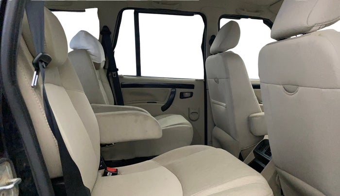 2023 Mahindra SCORPIO CLASSIC S11 7STR, Diesel, Manual, 38,227 km, Right Side Rear Door Cabin