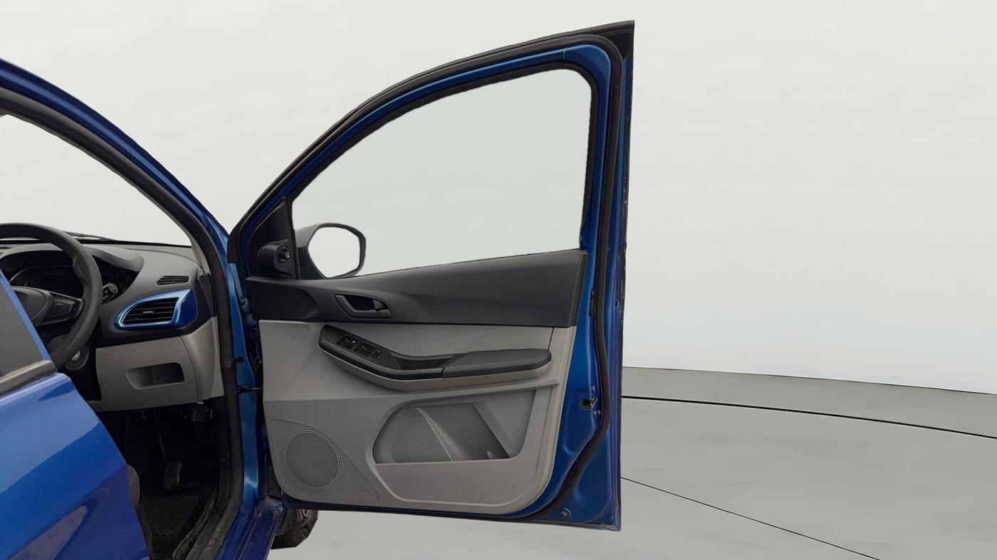 2024 Tata Tiago XTA CNG , CNG, Automatic, 40,850 km, RHS Front Door