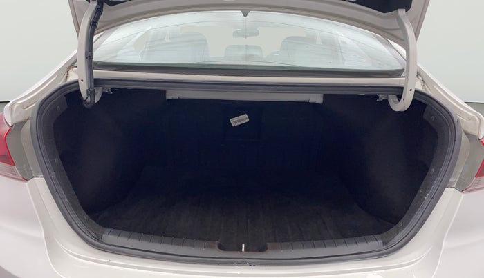 2018 Hyundai New Elantra 2.0 SX AT PETROL, Petrol, Automatic, 1,04,317 km, Boot Open Zoomed View