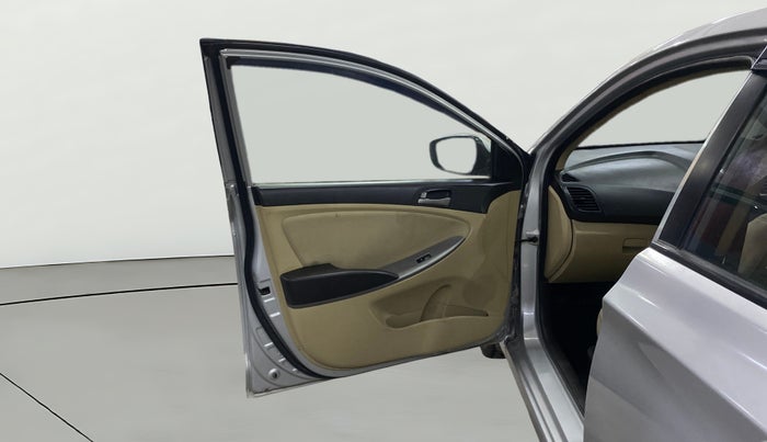 2016 Hyundai Verna 1.4 VTVT, Petrol, Manual, 1,23,771 km, LHS Front Door