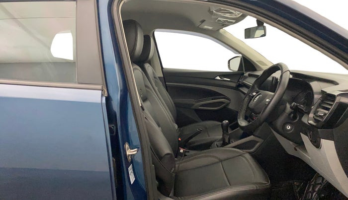 2025 Skoda Kylaq Signature, Petrol, Manual, 6,138 km, Right Side Front Door Cabin