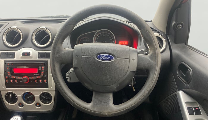 2014 Ford Figo ZXI 1.2 PETROL, Petrol, Manual, 1,20,834 km, Steering Wheel Close Up