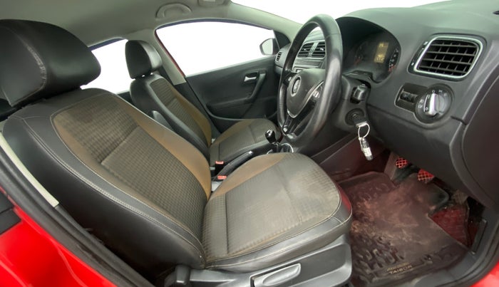 2018 Volkswagen Polo HIGHLINE PLUS 1.5 16 ALLOY, Diesel, Manual, 1,46,052 km, Right Side Front Door Cabin