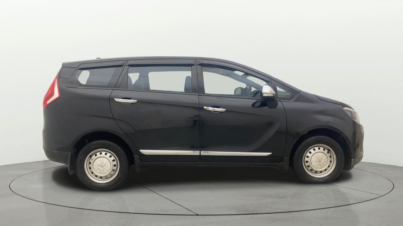 2018 Mahindra MARAZZO M2 7STR, Diesel, Manual, 1,13,503 km, Right Side View