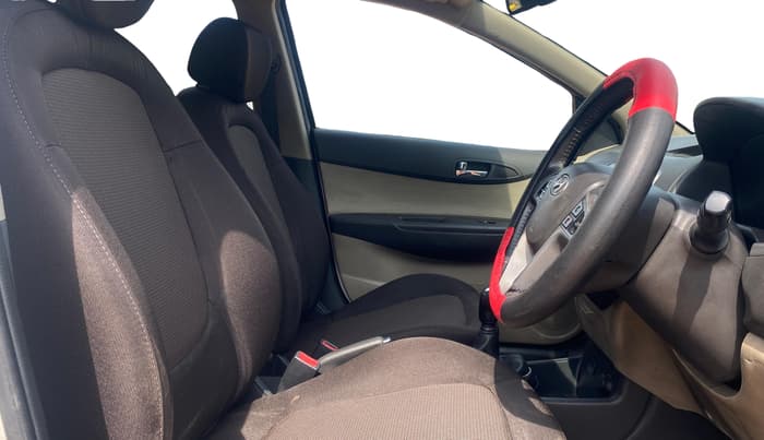 2013 Hyundai i20 ASTA 1.4 CRDI, Diesel, Manual, 1,06,044 km, Right Side Front Door Cabin