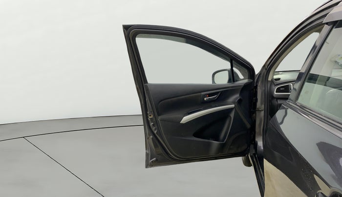 2017 Maruti S Cross ZETA 1.3, Diesel, Manual, 68,717 km, LHS Front Door