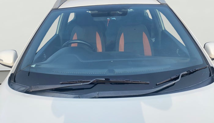 2015 Hyundai i20 Active 1.2 S, Petrol, Manual, 1,01,144 km, Front Windshield