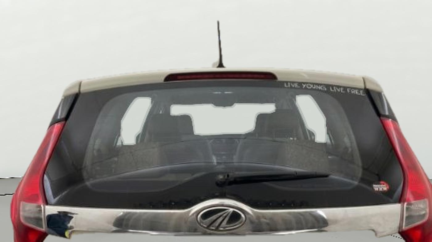 2021 Mahindra MARAZZO M 6 + 7 STR, Diesel, Manual, 79,760 km, Rear Windshield