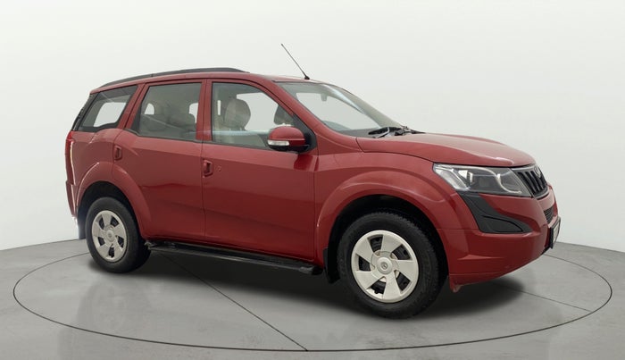 2016 Mahindra XUV500 W4, Diesel, Manual, 1,02,852 km, Right Front Diagonal