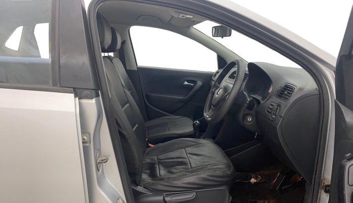 2016 Volkswagen Polo COMFORTLINE 1.2L, Petrol, Manual, 87,064 km, Right Side Front Door Cabin