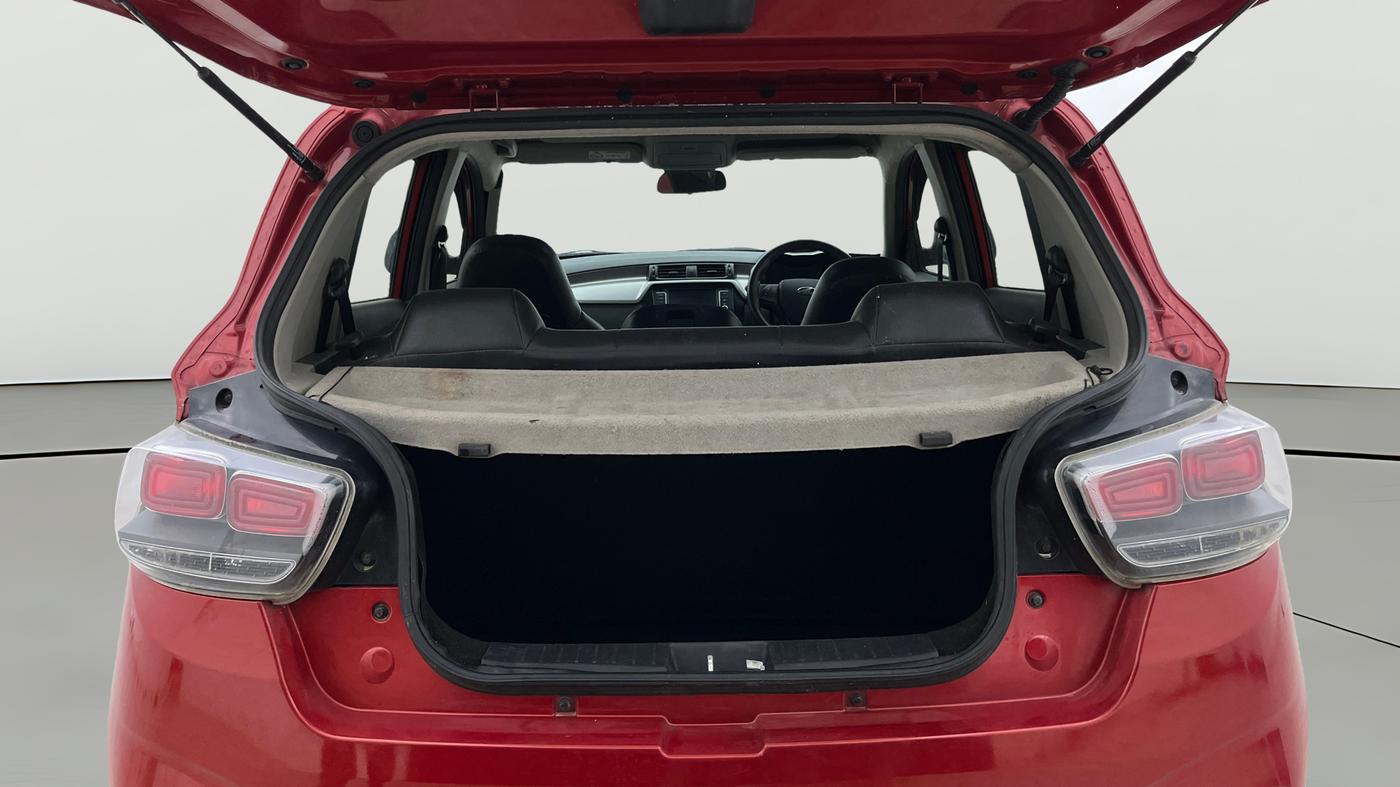 2018 Mahindra KUV 100 NXT K6+ P 6 STR, Petrol, Manual, 68,665 km, Boot Open Zoomed View