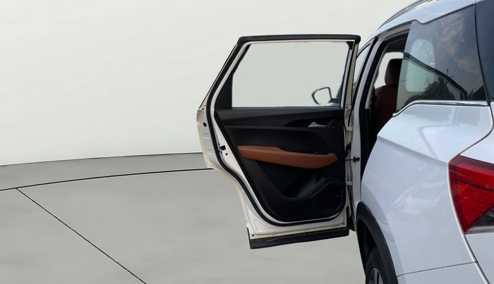 2022 MG HECTOR PLUS SHARP 1.5 PETROL TURBO CVT 6-STR, Petrol, Automatic, 76,670 km, LHS Rear Door