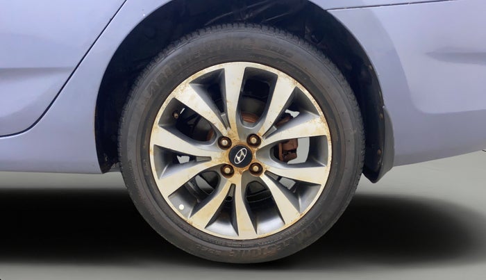 2014 Hyundai Verna FLUIDIC 1.6 VTVT SX OPT, Petrol, Manual, 99,204 km, Left Rear Wheel