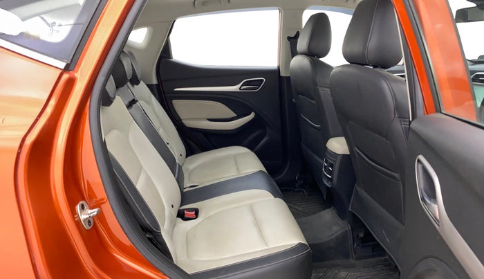 2022 MG ASTOR SHARP EX 1.5 MT, Petrol, Manual, 25,603 km, Right Side Rear Door Cabin