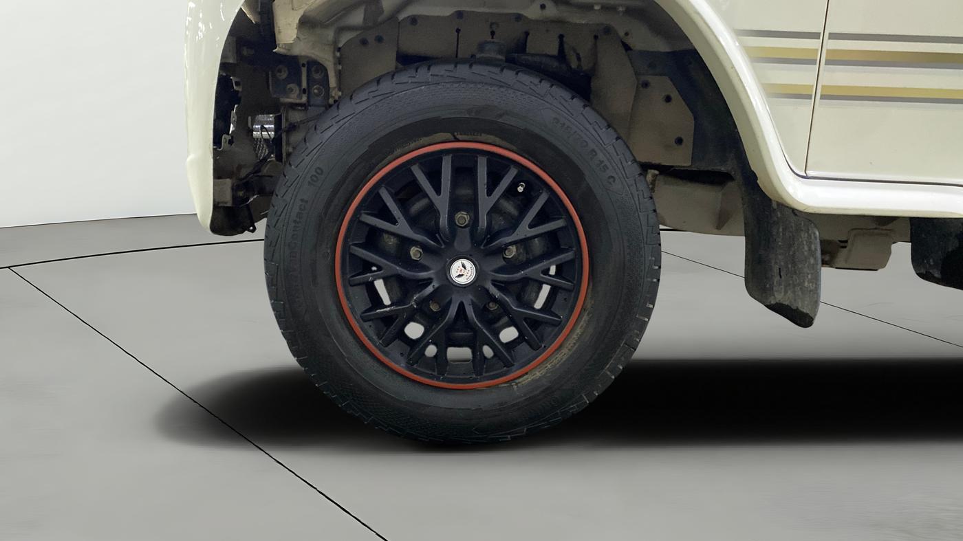 2022 Mahindra Bolero B6 (O), Diesel, Manual, 76,244 km, Left Front Wheel
