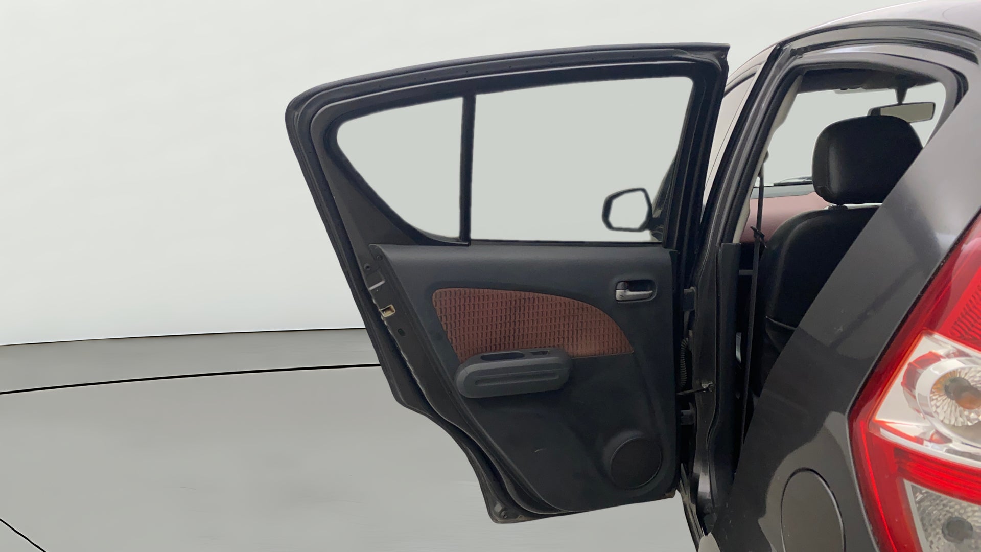 camera-LHS-Rear-Door