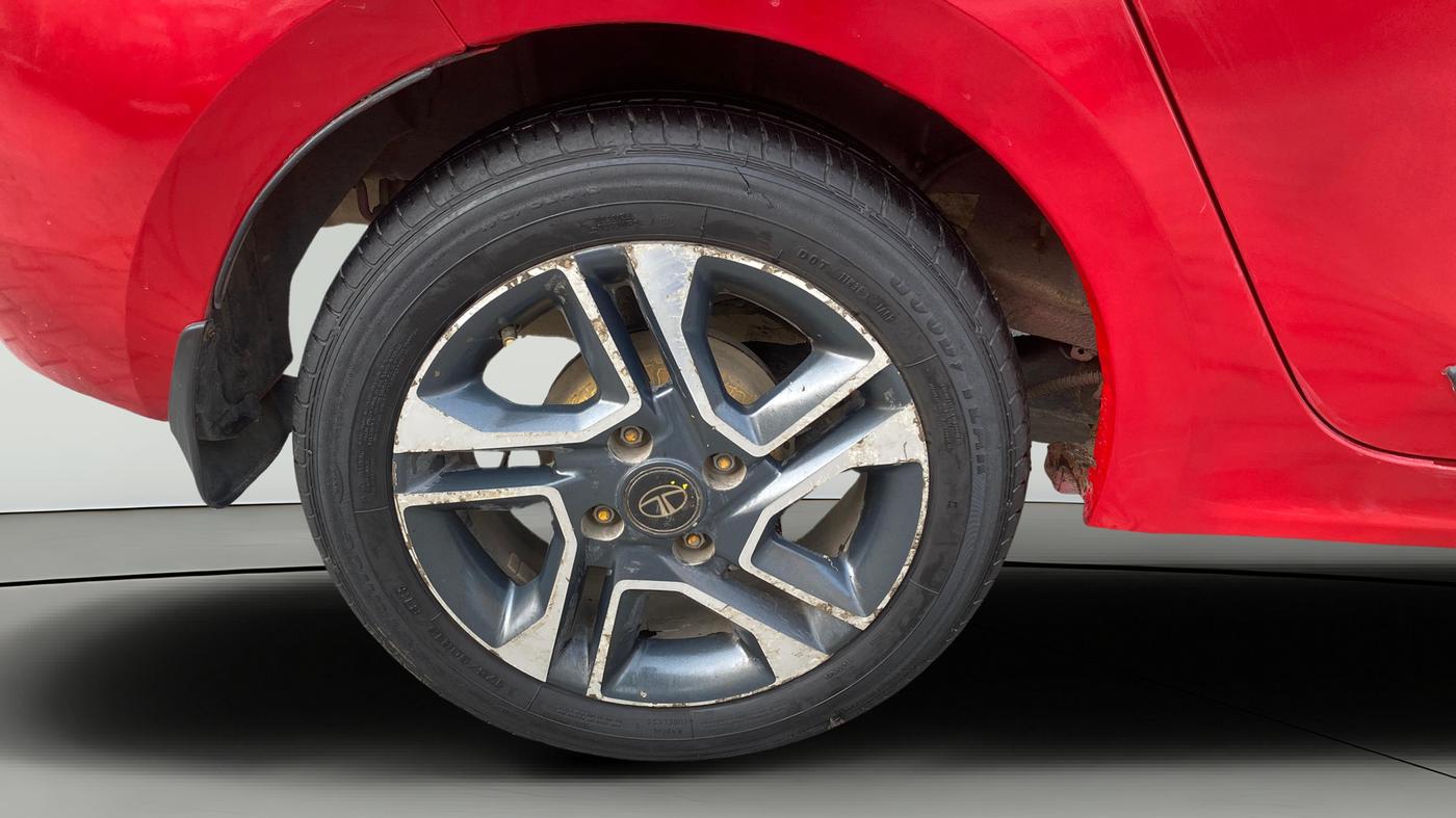 2018 Tata TIGOR XZ PETROL, CNG, Manual, 94,695 km, Right Rear Wheel