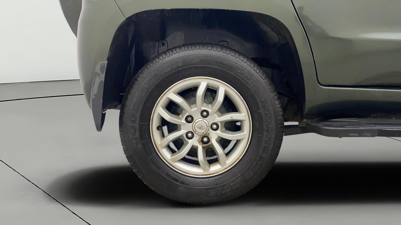 2017 Mahindra TUV300 T8, Diesel, Manual, 73,350 km, Right Rear Wheel