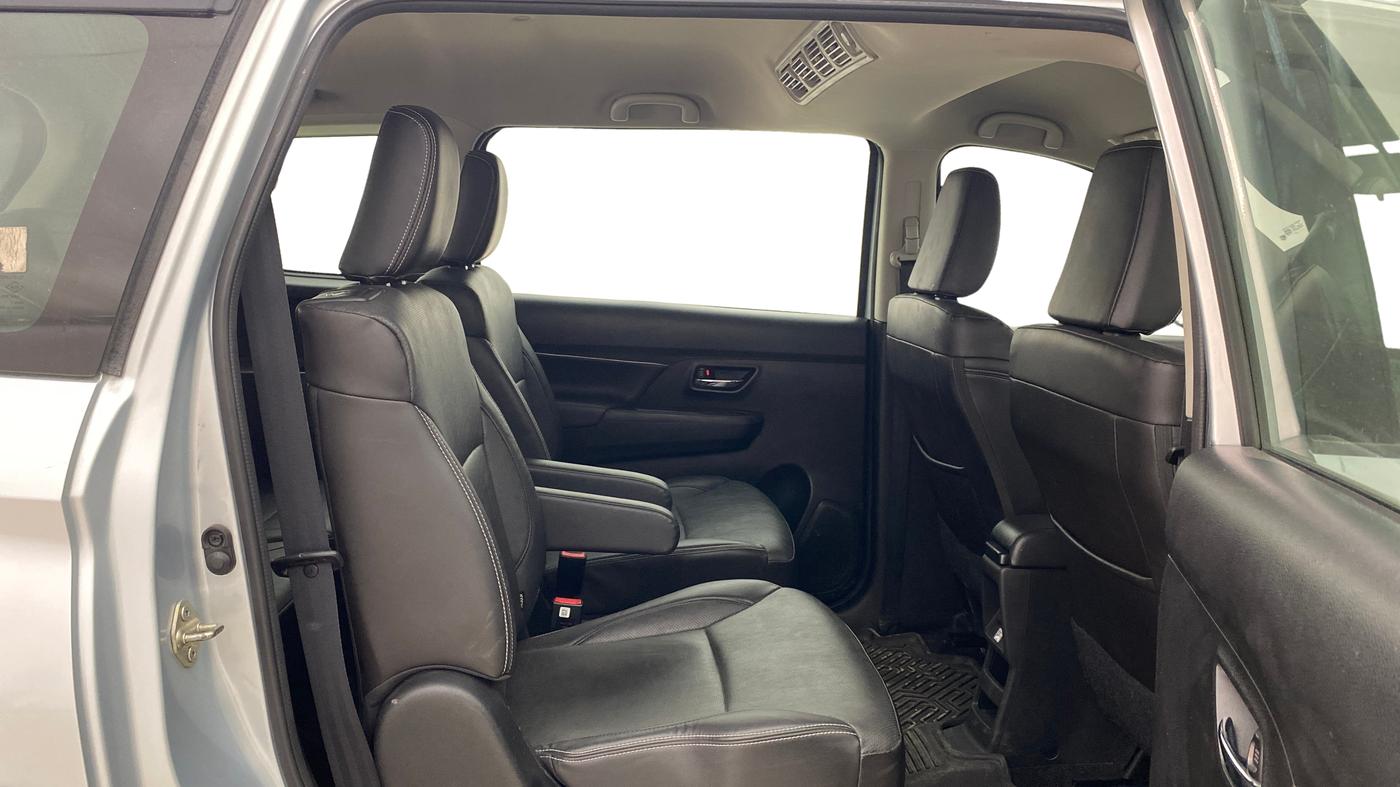 2022 Maruti XL6 ALPHA PLUS AT, Petrol, Automatic, 42,211 km, Right Side Rear Door Cabin