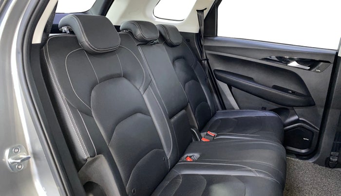 2020 MG HECTOR SHARP 1.5 DCT PETROL, Petrol, Automatic, 75,229 km, Right Side Rear Door Cabin